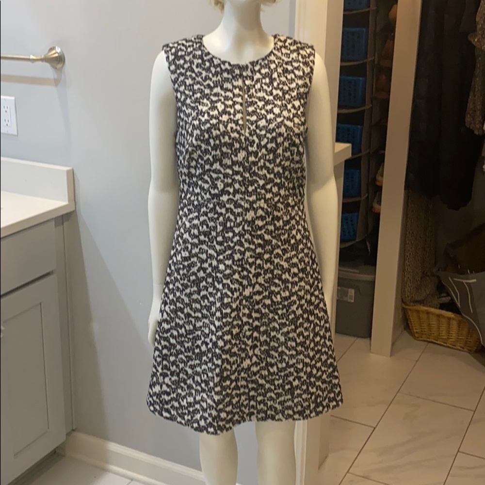 DVF size 8 black white tweed dress fits 6-8 NWT